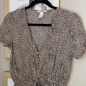 Short sleeve pattern blouse